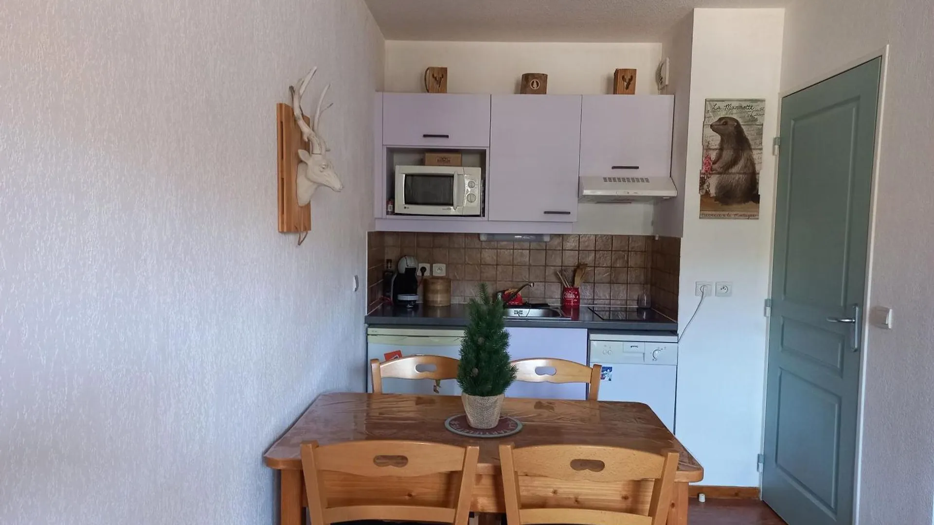 Charmant 2 Pieces Pour 4 Personnes Avec Balcon Et Acces Piscine A Superdevoluy - Fr-1-504-549 Saint-Étienne-en-Dévoluy 0*,