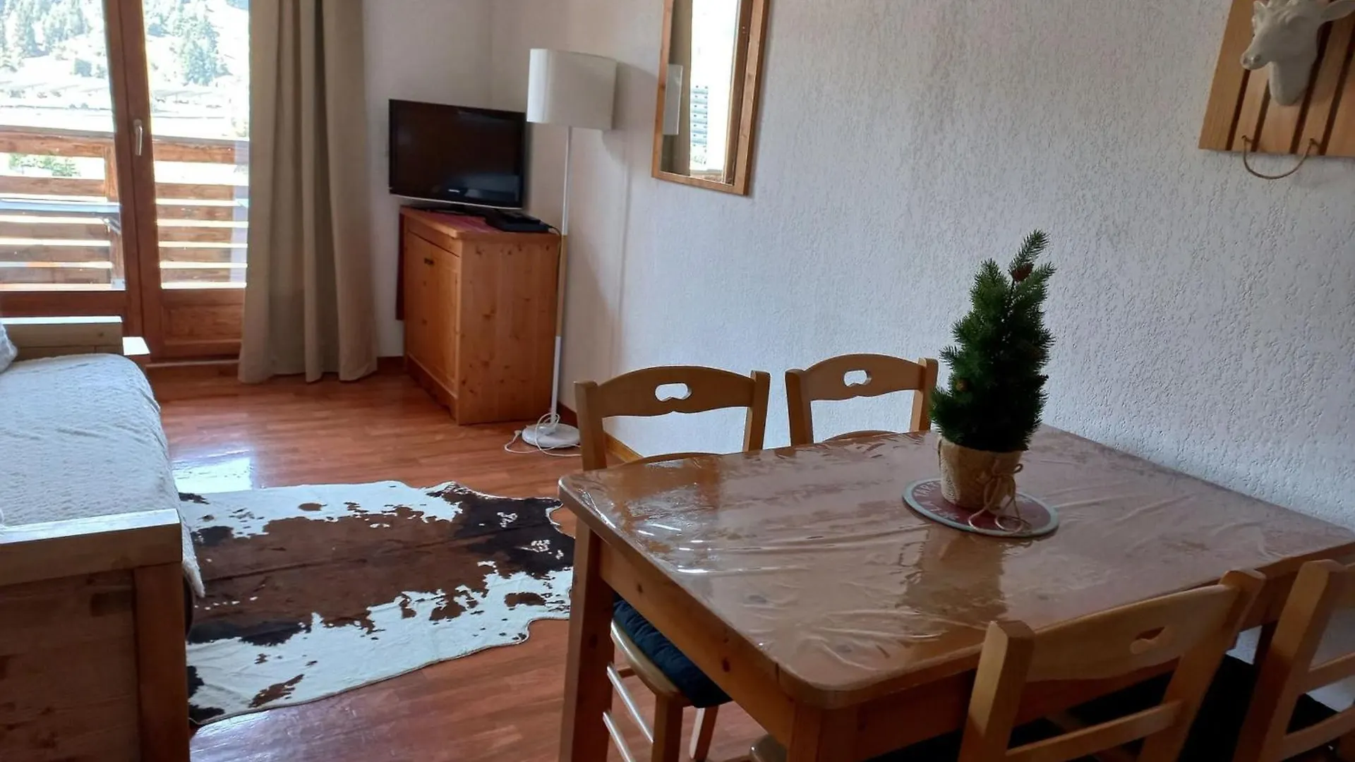 Charmant 2 Pieces Pour 4 Personnes Avec Balcon Et Acces Piscine A Superdevoluy - Fr-1-504-549 Saint-Étienne-en-Dévoluy Lejlighed