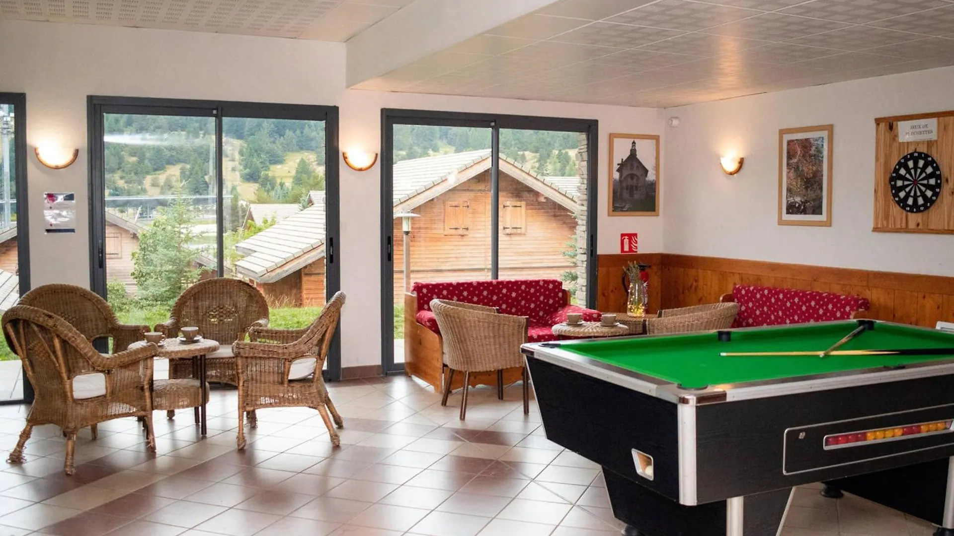 Charmant 2 Pieces Pour 4 Personnes Avec Balcon Et Acces Piscine A Superdevoluy - Fr-1-504-549 Saint-Étienne-en-Dévoluy 0*,  Frankrig